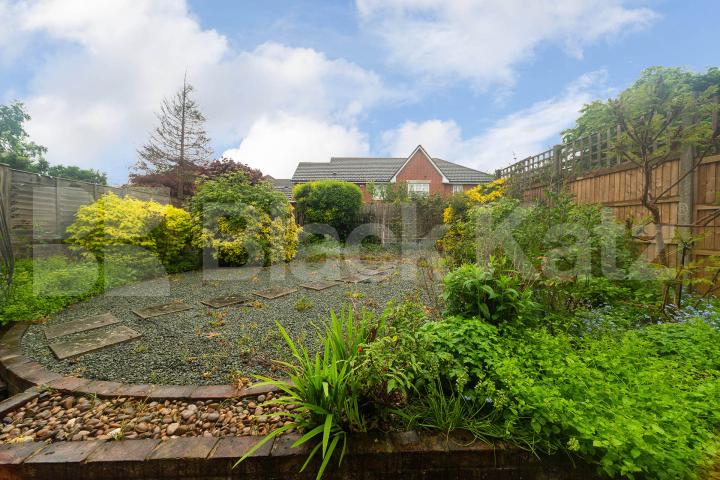 Semi-detached house Melrose Avenue, Willesden Green